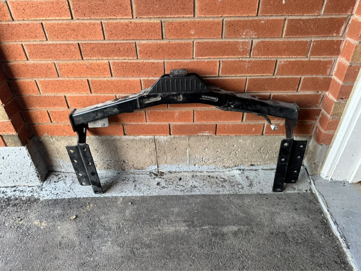 Original Factory Toyota Highlander Tow hitch And Bumper piece - photo 2
