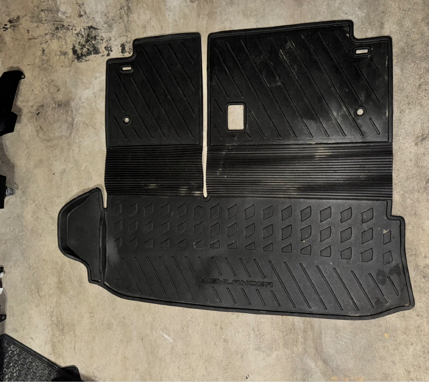 Original Toyota Highlander Trunk Liner - photo 2