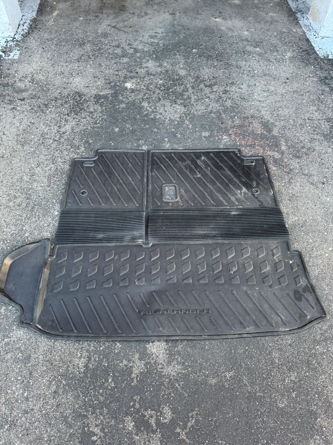 Original Toyota Highlander Trunk Liner - photo 3
