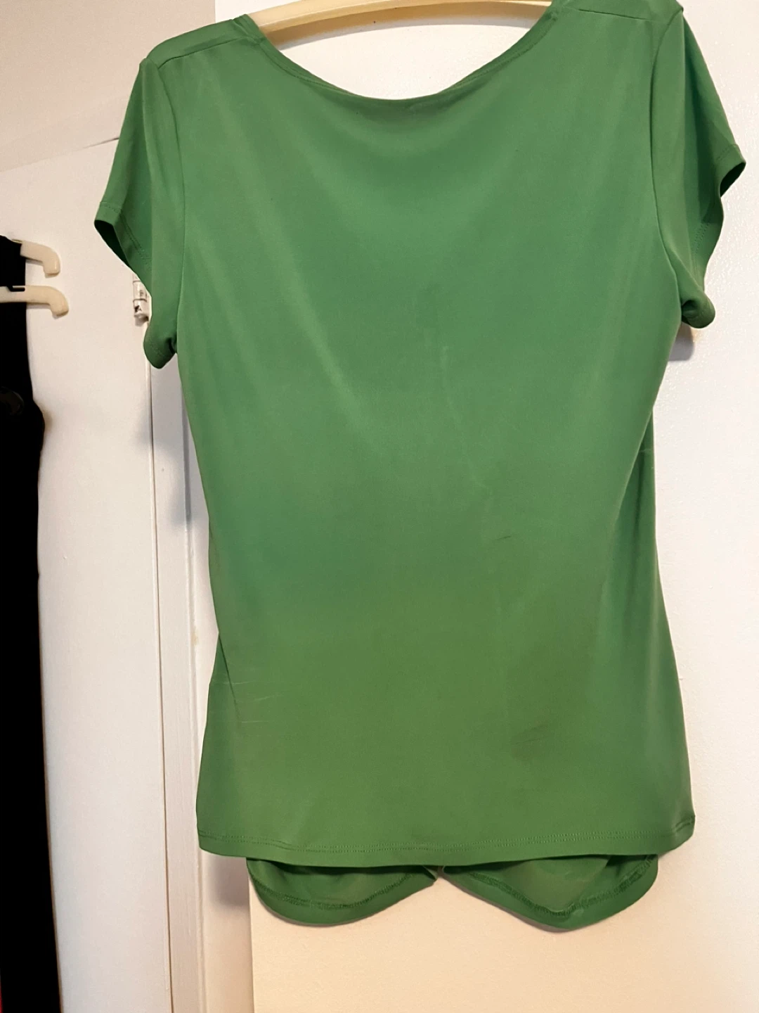 Green Ruched V-Neck T-Shirt S/M size - photo 4