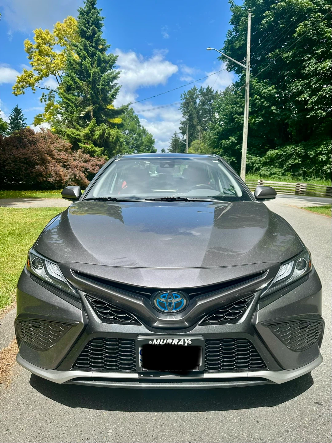 2022 Toyota Camry Hybrid XSE | Red Leather Interior - photo 3