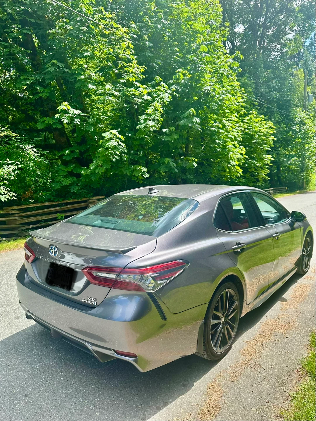 2022 Toyota Camry Hybrid XSE | Red Leather Interior - photo 4