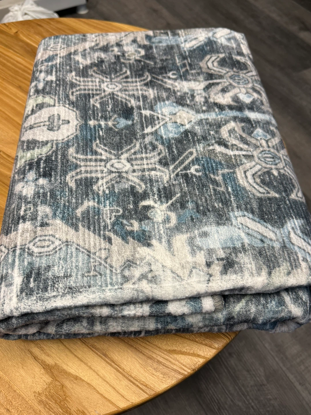 RUGSURE 4x6ft Area Rug - photo 2