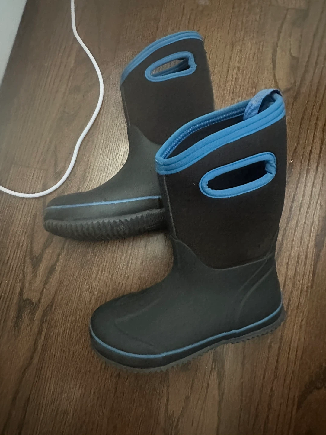 DSG Kids Black & Blue Boots Size 3