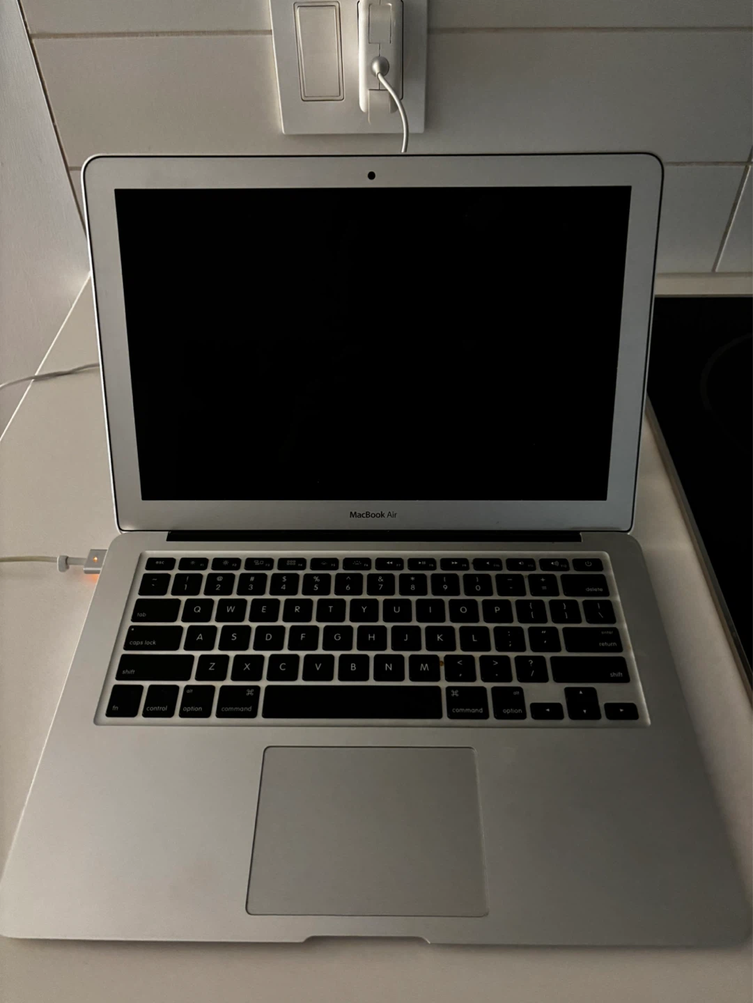 Apple MacBook Air (13-inch, Early 2014)