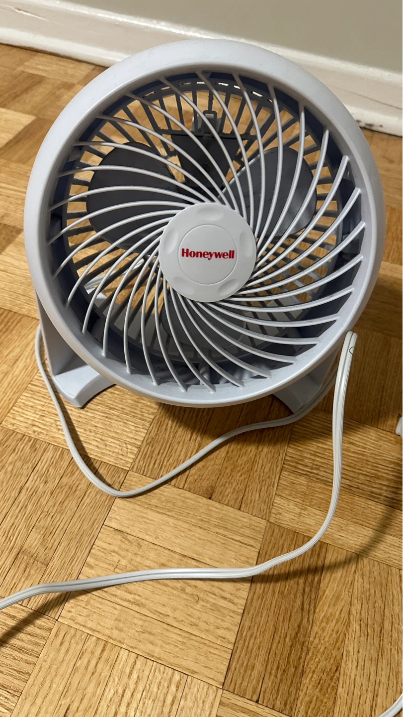 Honeywell Table Fan - photo 2