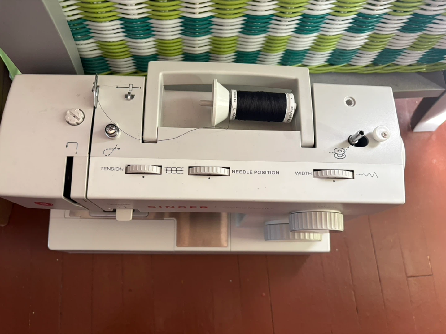 Singer Scholastic 5523 Sewing Machine - photo 2