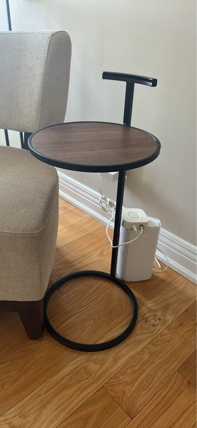 Modern C-Shaped side Table - photo 2