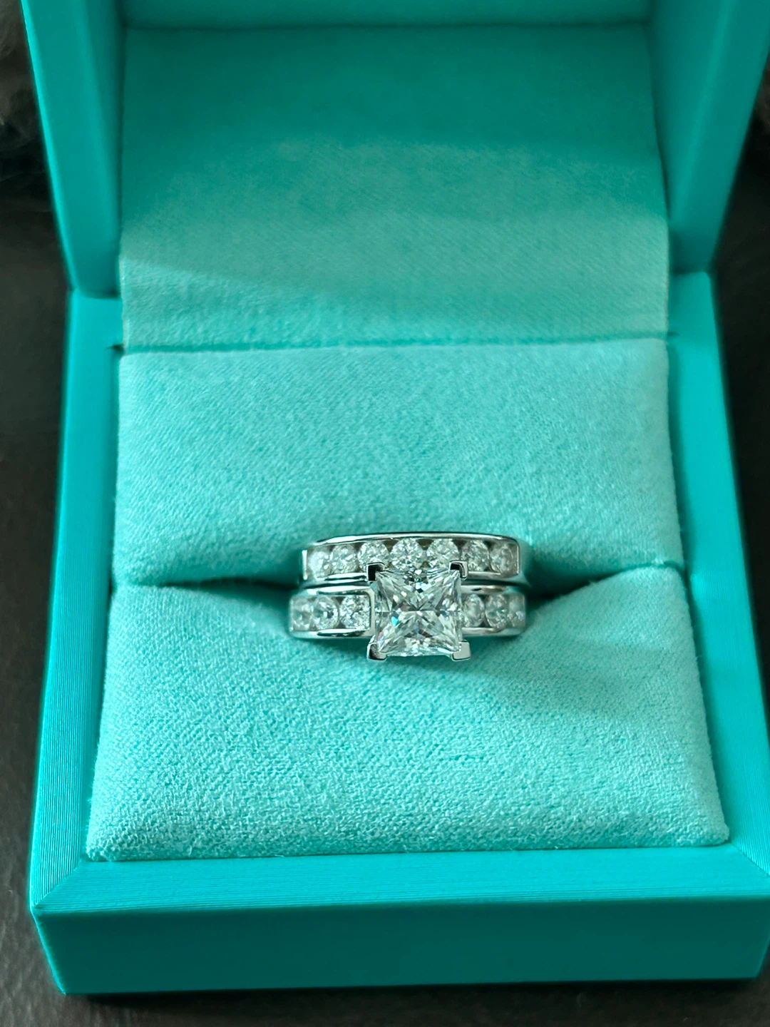 NEW Moisanite diamond ring set . Certificate papers sz 6
