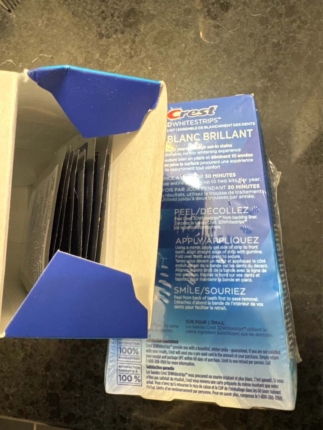 Crest 3DWhitestrips Vivid Blanc Brillant Dental Whitening Kit - photo 2