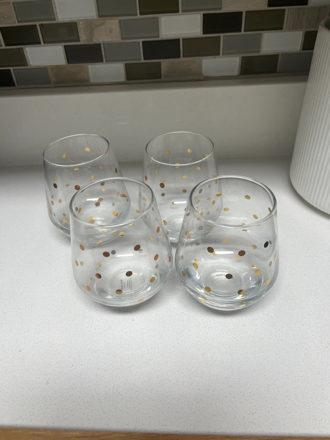 Set of 4 Stemless Wine Glasses with Gold Polka Dot Design - photo 2