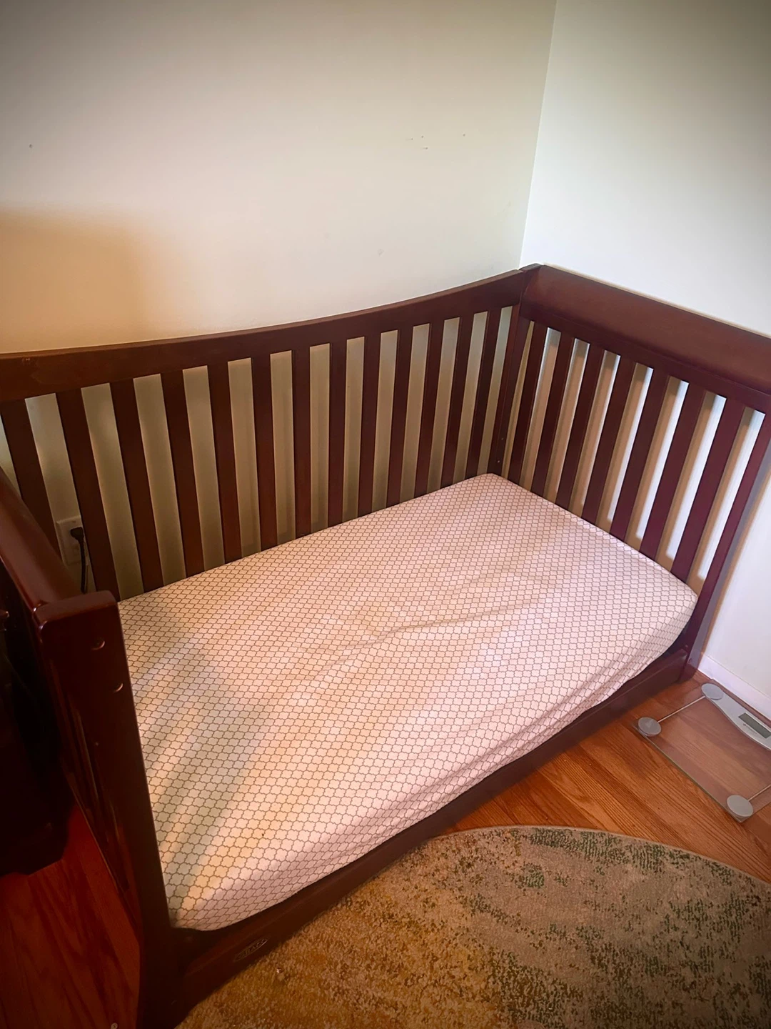 Graco Crib - photo 4