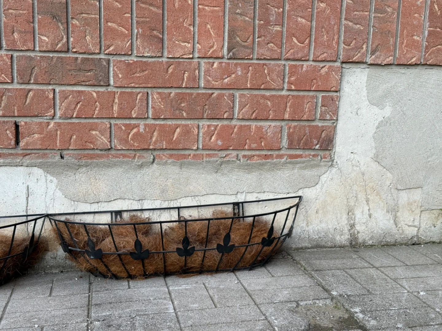 Black Metal Wall Planter Basket with Coco Liner - photo 2