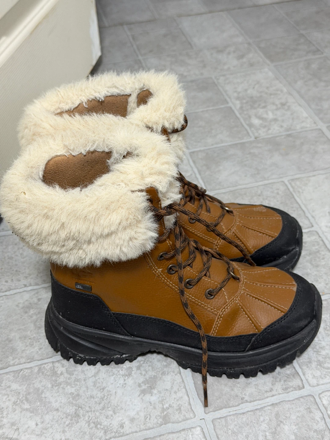 UGG Brown Winter Boots with Fur Trim - photo 4