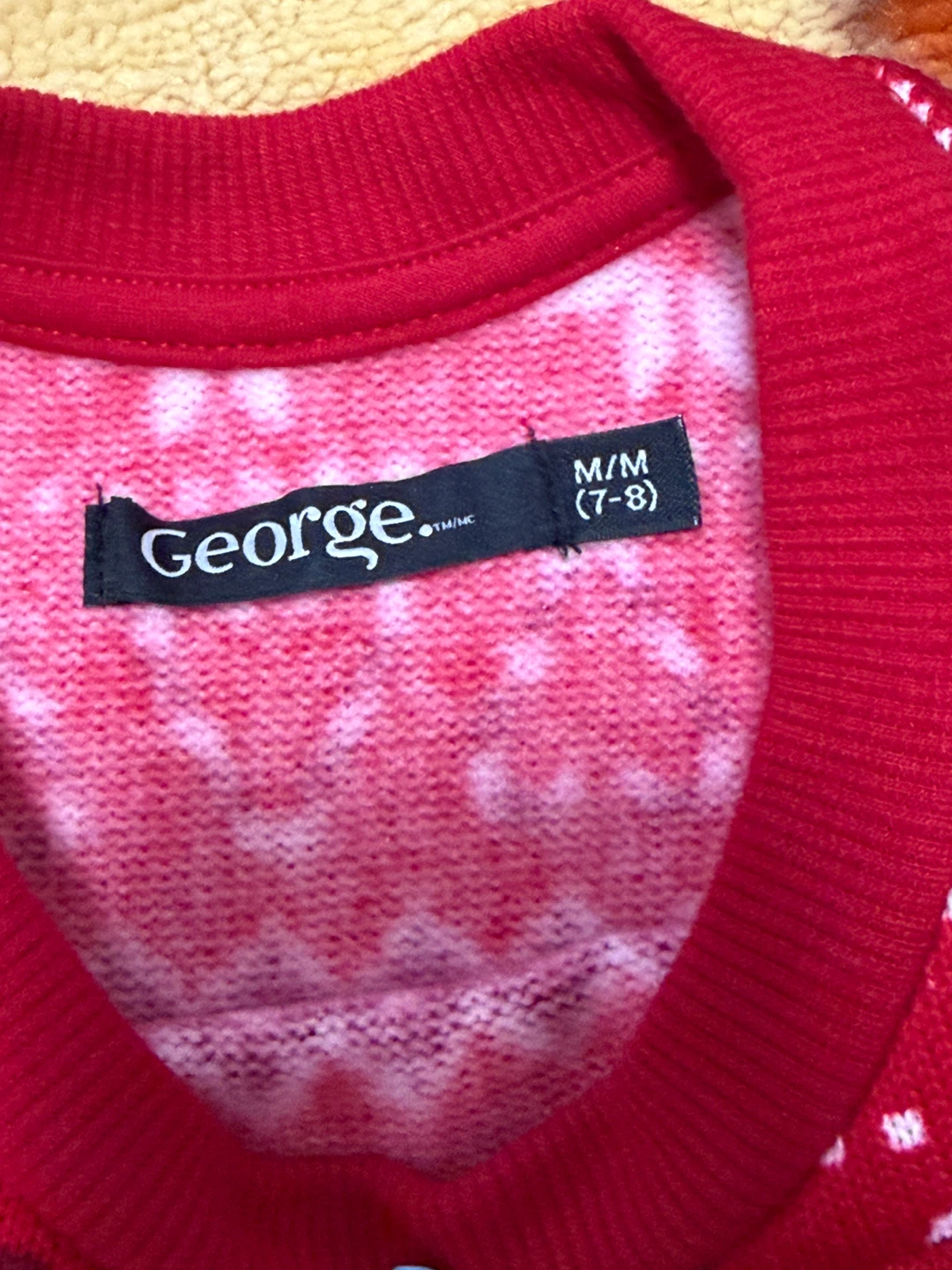 George Christmas Gnome Sweater M/M (7-8) - photo 3