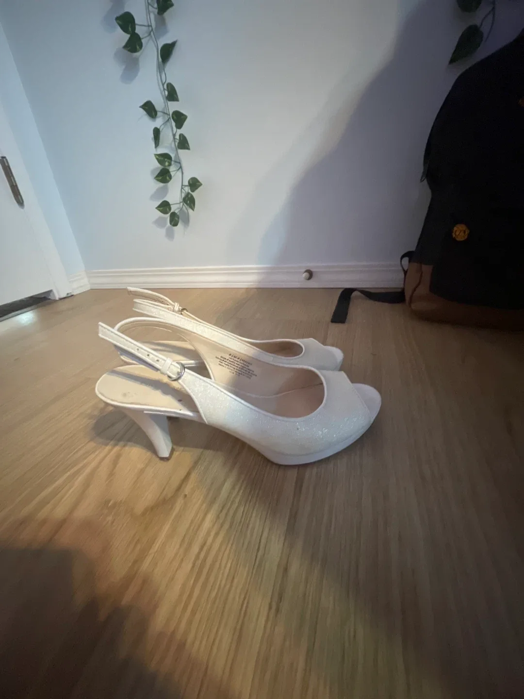 White Slingback Heels with Glitter - photo 2