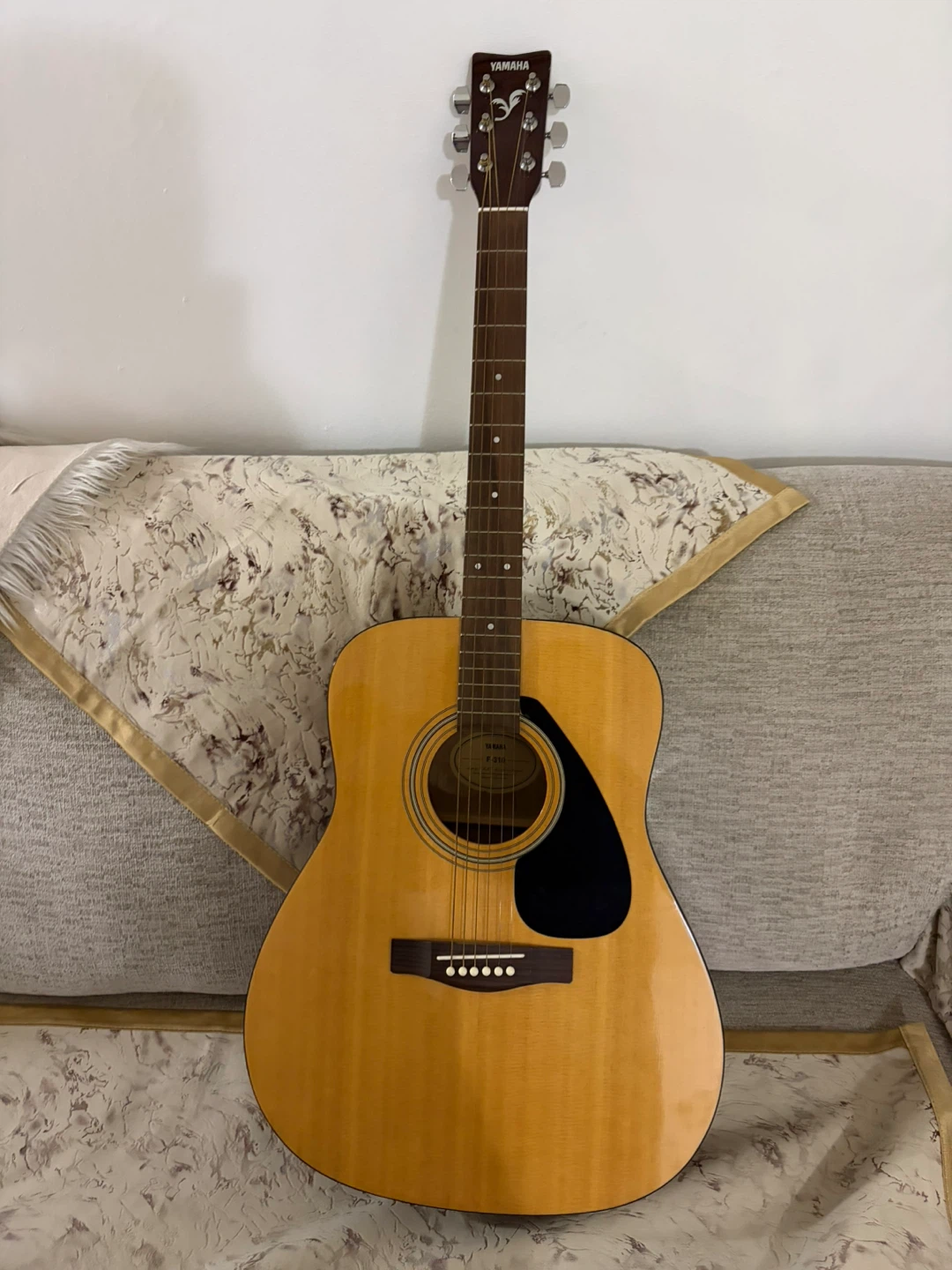 Yamaha Acoustic Guitar