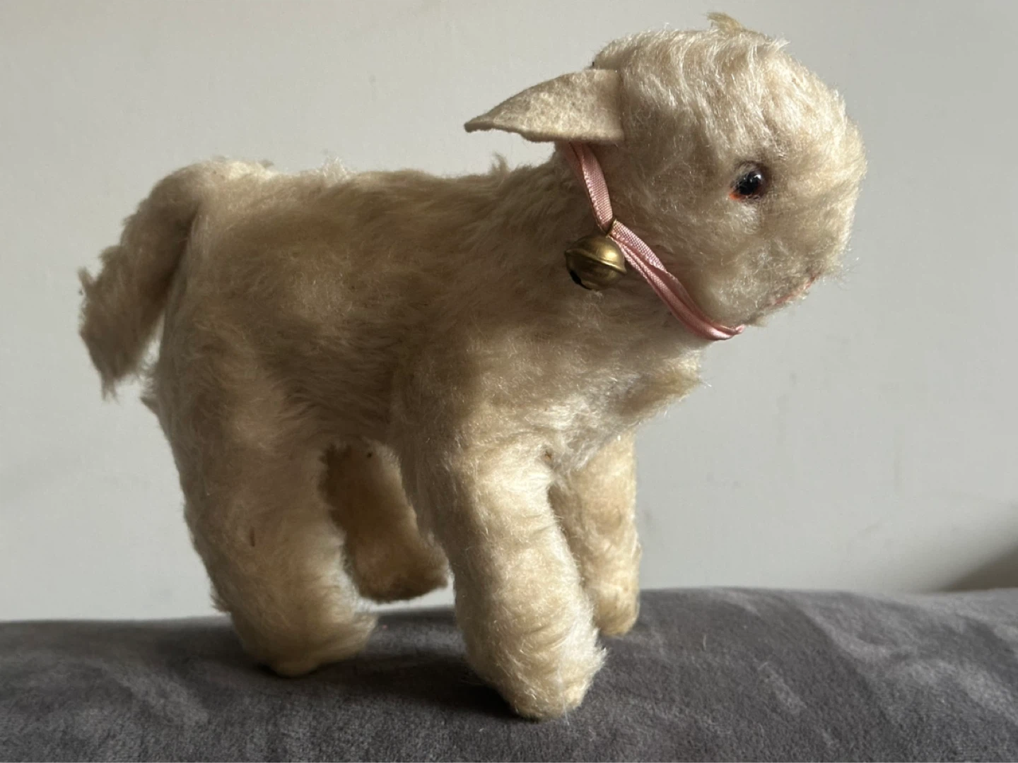 Antique Mohair Farnell Alpha Lamb Made in England with label - photo 3