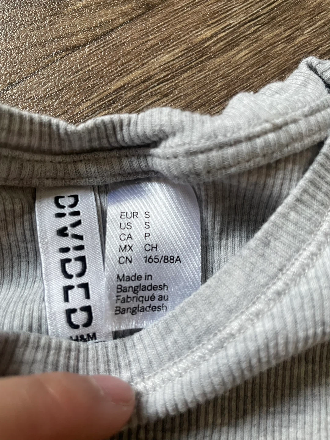 DIVIDED Grey Ribbed T-Shirt Size S
