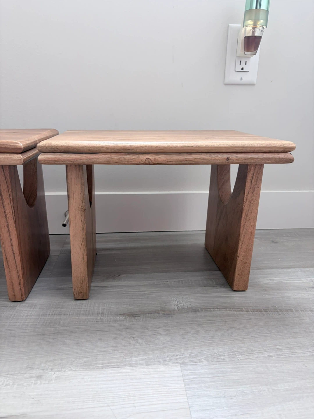 Set of 2 Wooden Stools - photo 3