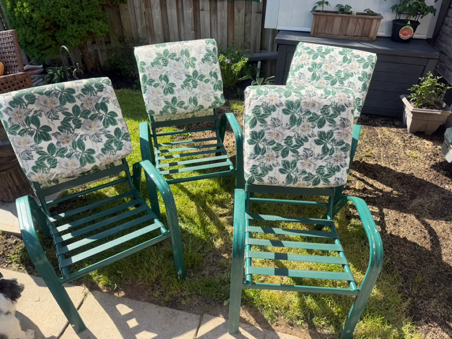 Set of 4 Green Metal Patio Chairs with Cushions - photo 2