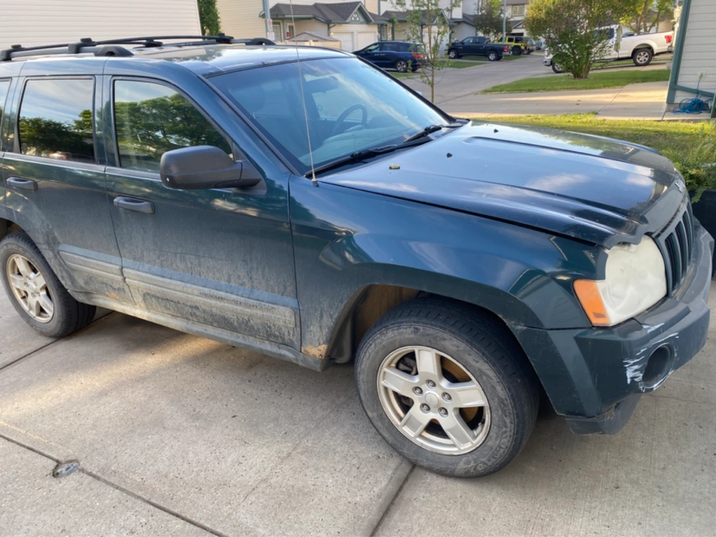 2005 Jeep Grand Cherokee Laredo ***