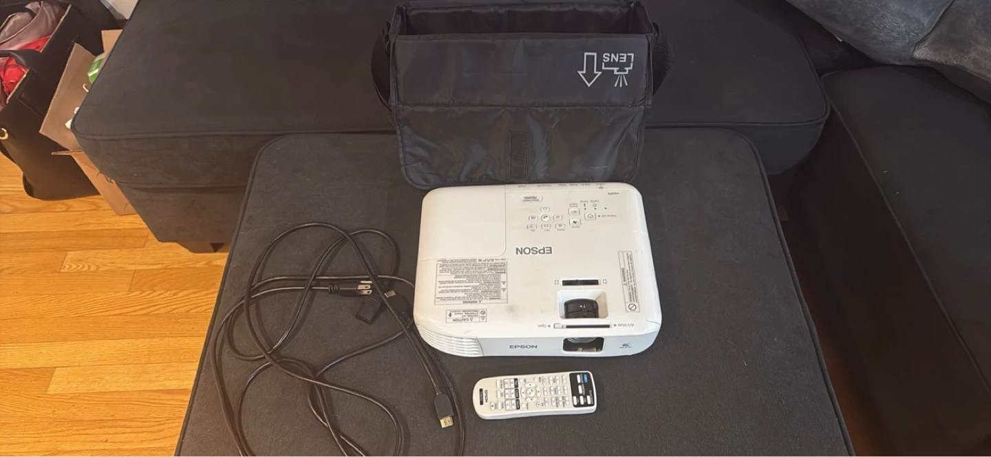 Epson Home Cinema 760HD Projector + Remote + Carrying Case - photo 2