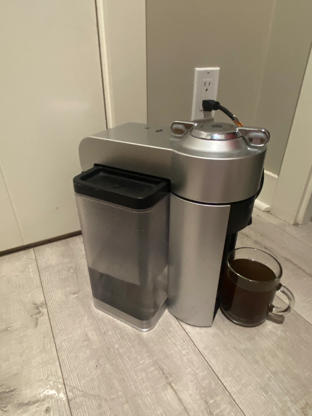Nespresso Coffee Machine - photo 2