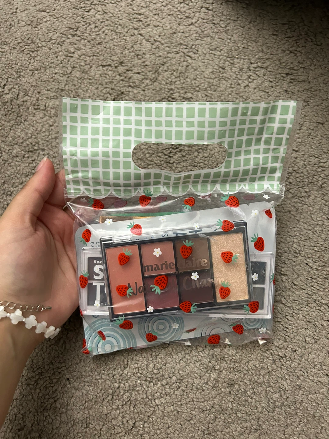 Marie Claire Eyeshadow Palette & Lip Mask Set