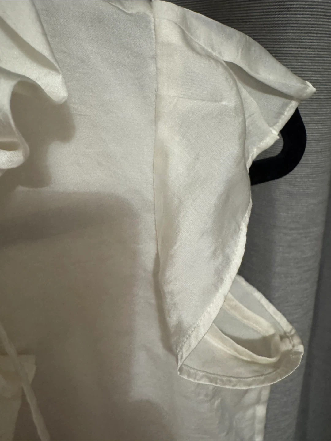 Club Monaco White Ruffled Blouse - Size M - photo 3