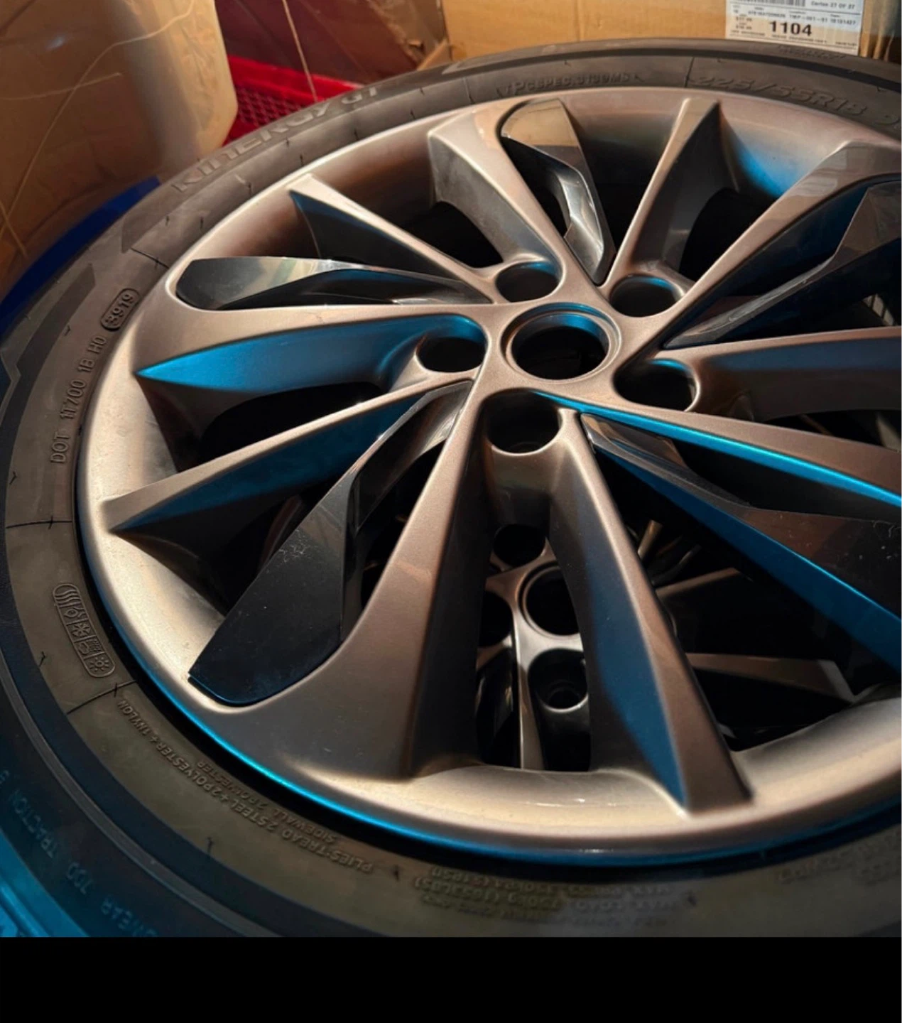 Set of 4 tires 225/55R18 on special mag rims. - photo 2