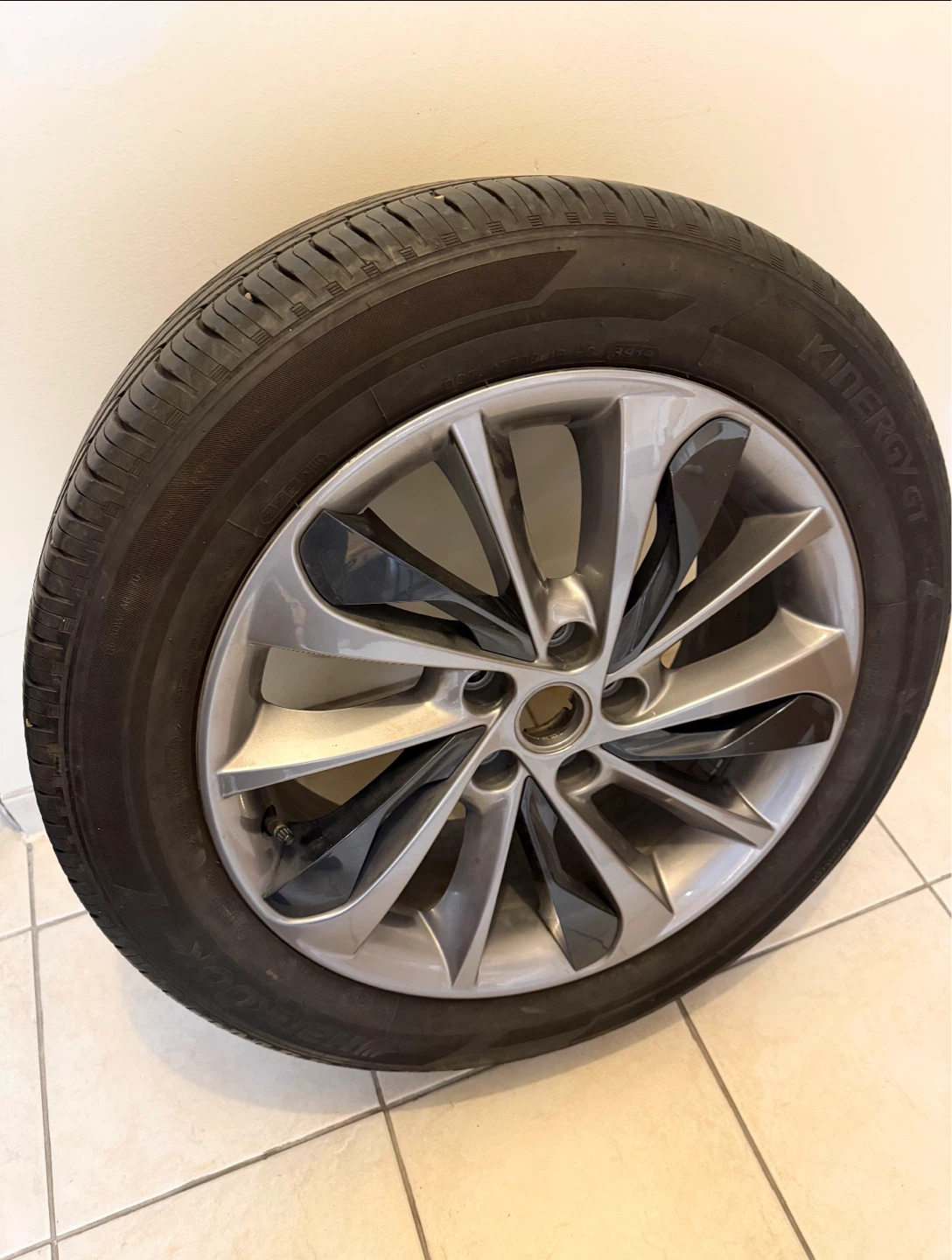 Set of 4 tires 225/55R18 on special mag rims.