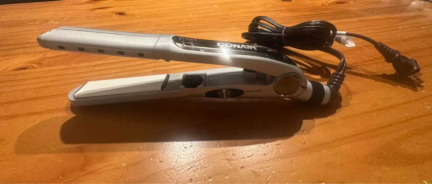 Conair Hair Straightener - photo 2