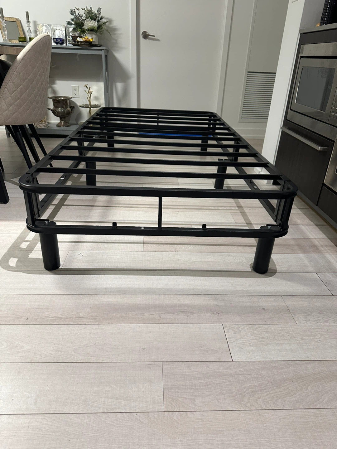 Costco Twin  Bed Frame by Hollywood Bed & Spring – Like New - photo 5