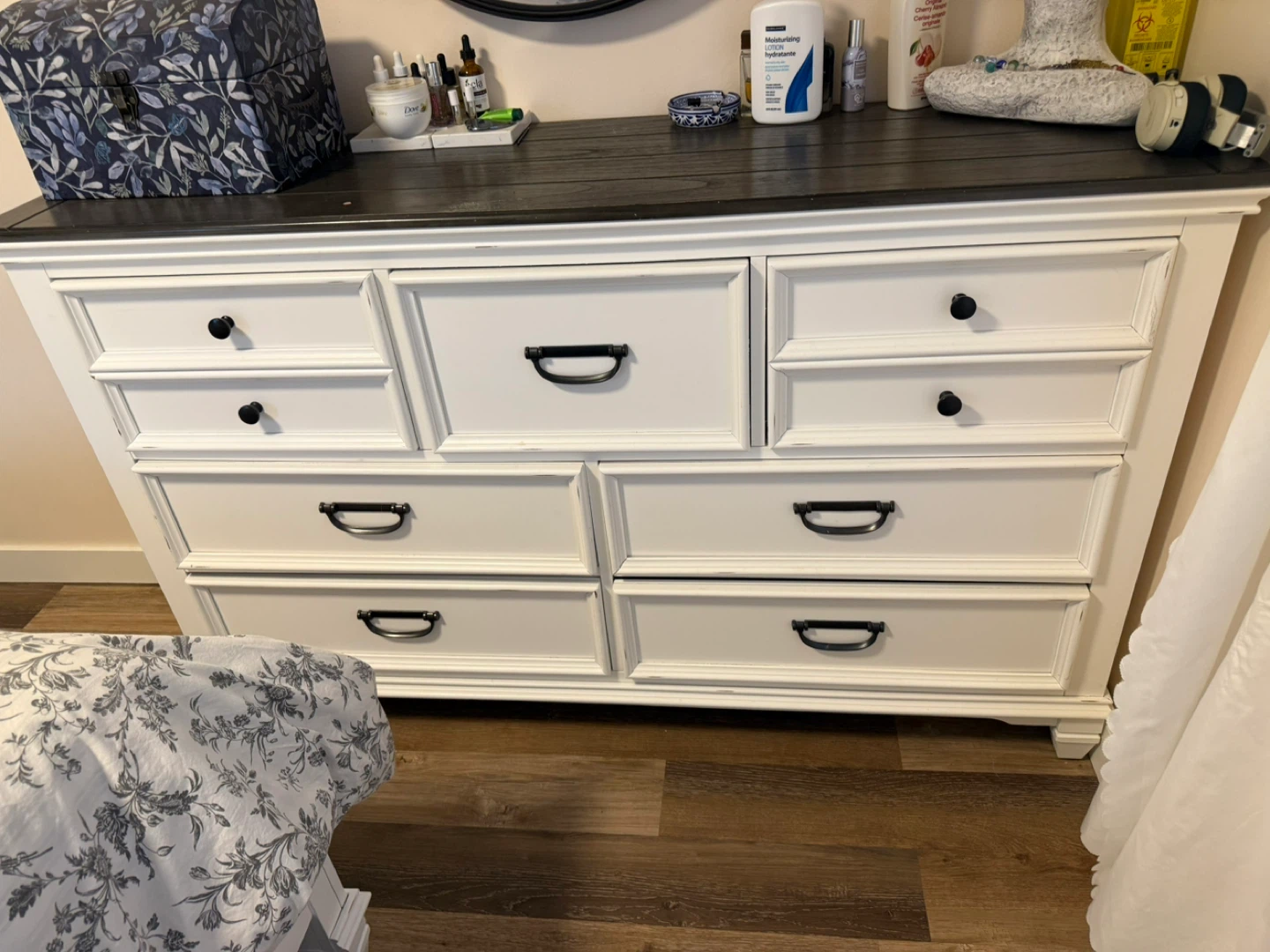 White Queen Bed Set with Frame, Dresser and Nightstand - photo 4