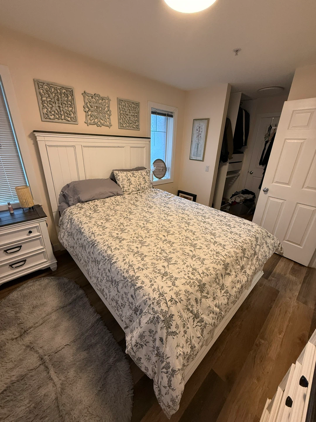 White Queen Bed Set with Frame, Dresser and Nightstand
