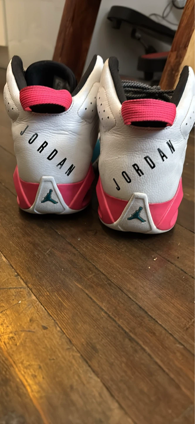 Jordan Sneakers Size 8.5 - photo 3