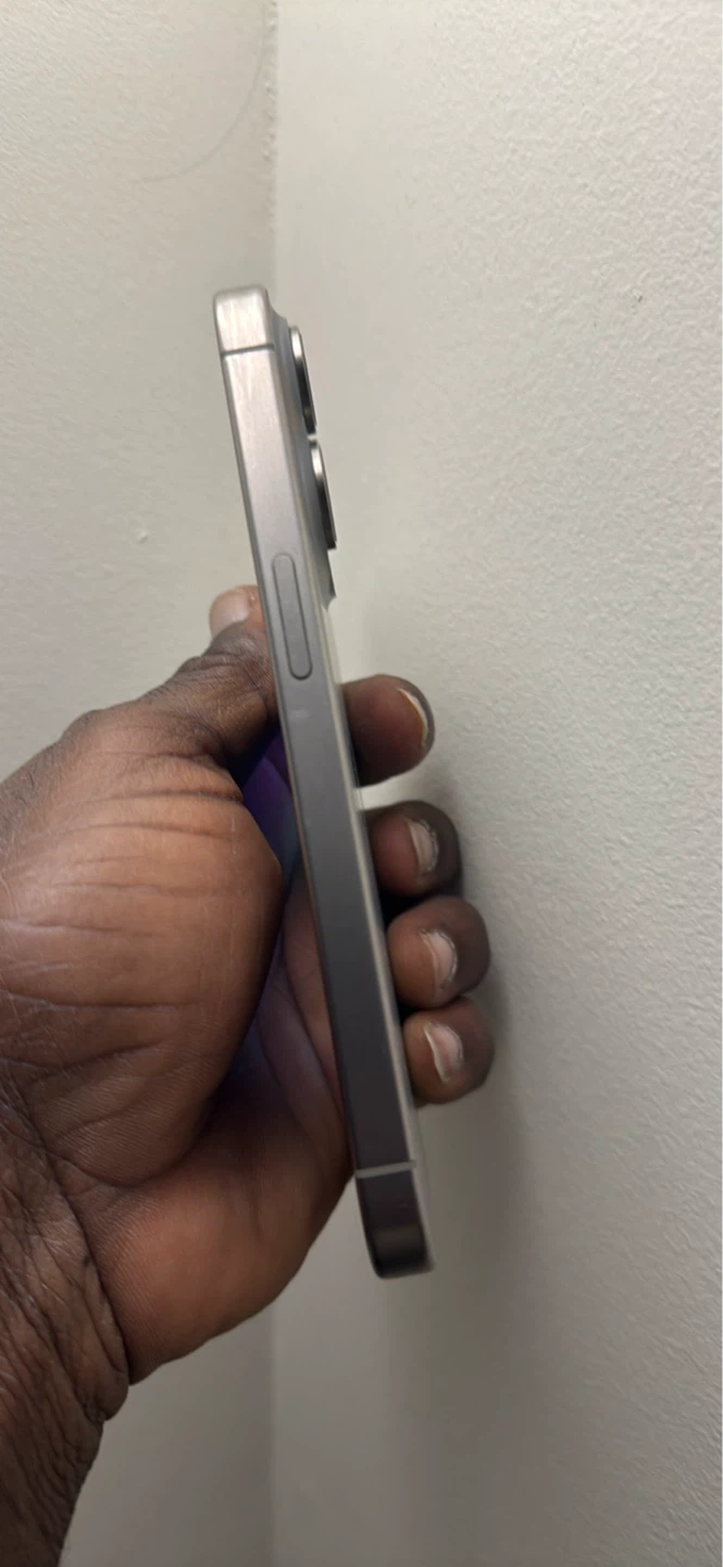 iPhone 15 Pro 128GB - photo 3