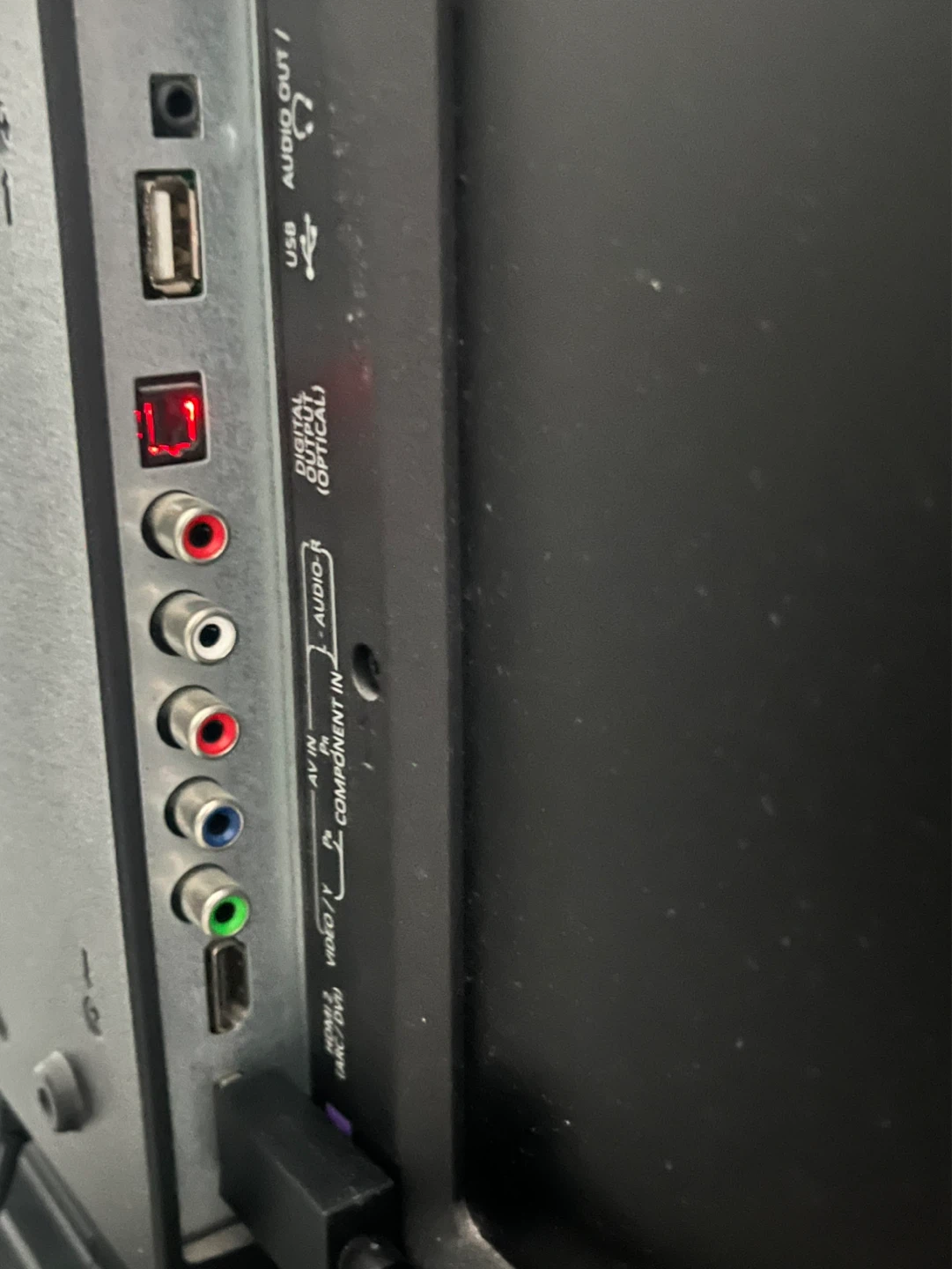 32” Insignia TV - photo 3