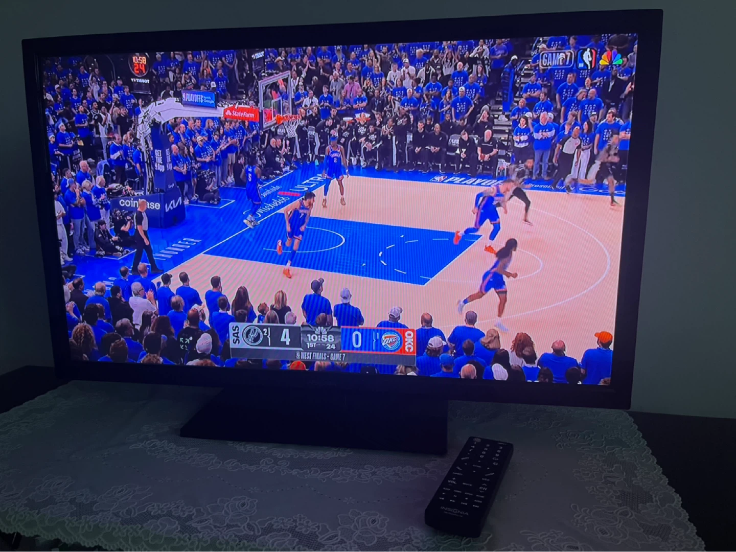 32” Insignia TV