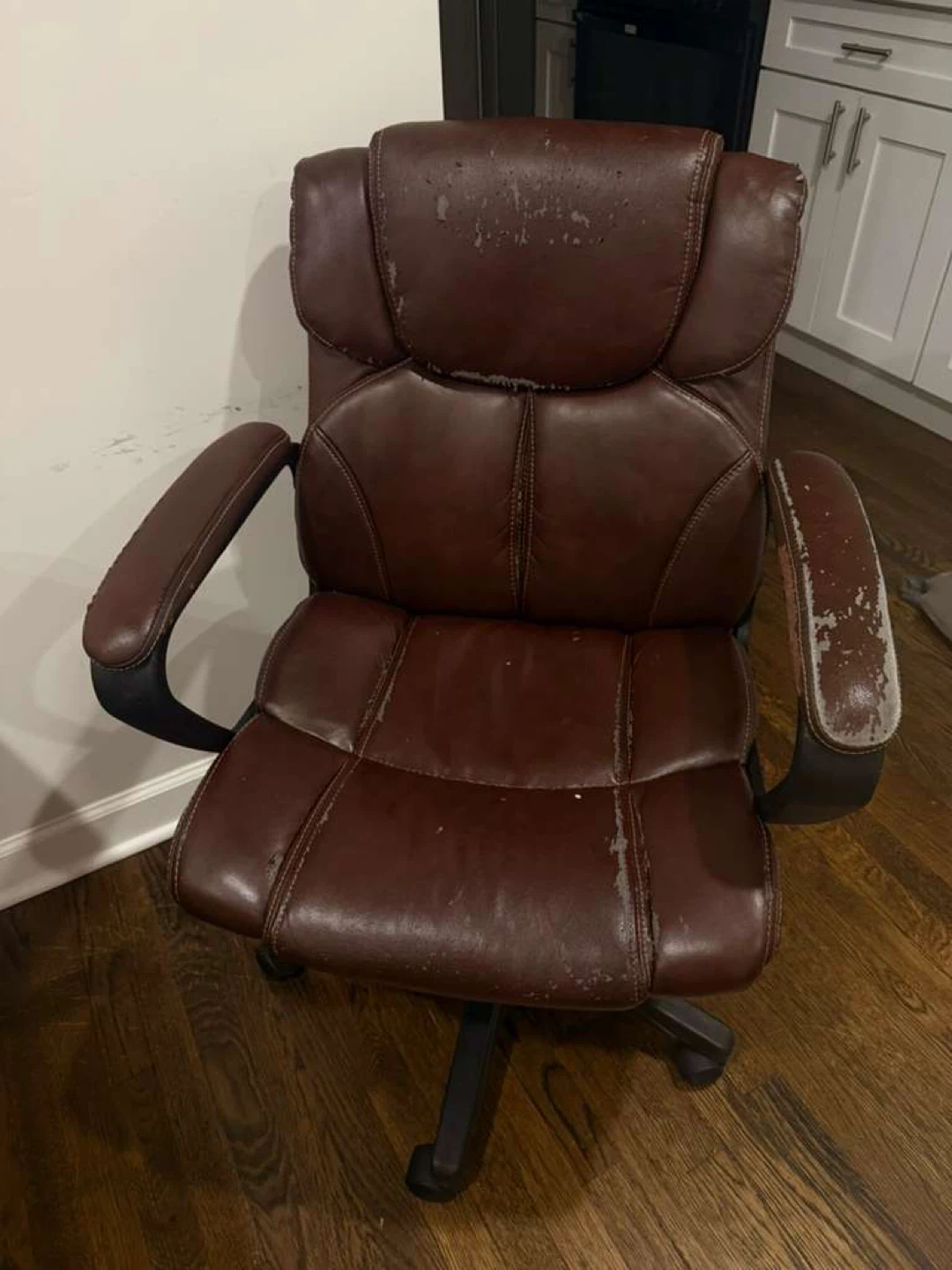 Brown Office Chair - Faux Leather (Peeling)