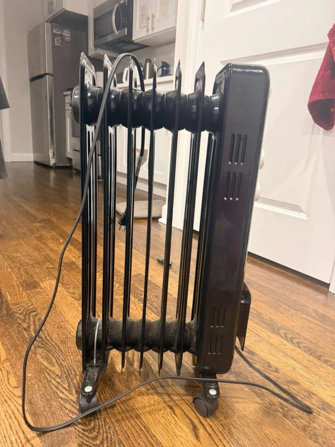 Pelonis Electric Oil-Filled Radiator Heater - photo 3