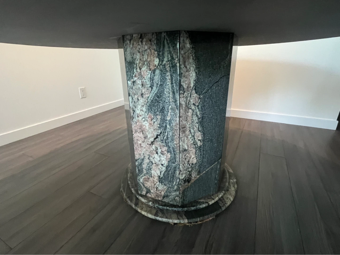 Round Granite Pedestal Dining Table - photo 2