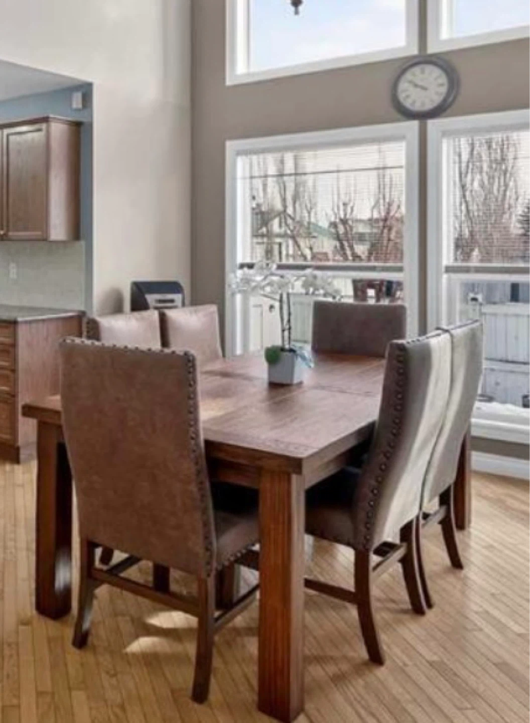 7‑Piece Extendable Dining Set – Solid Wood