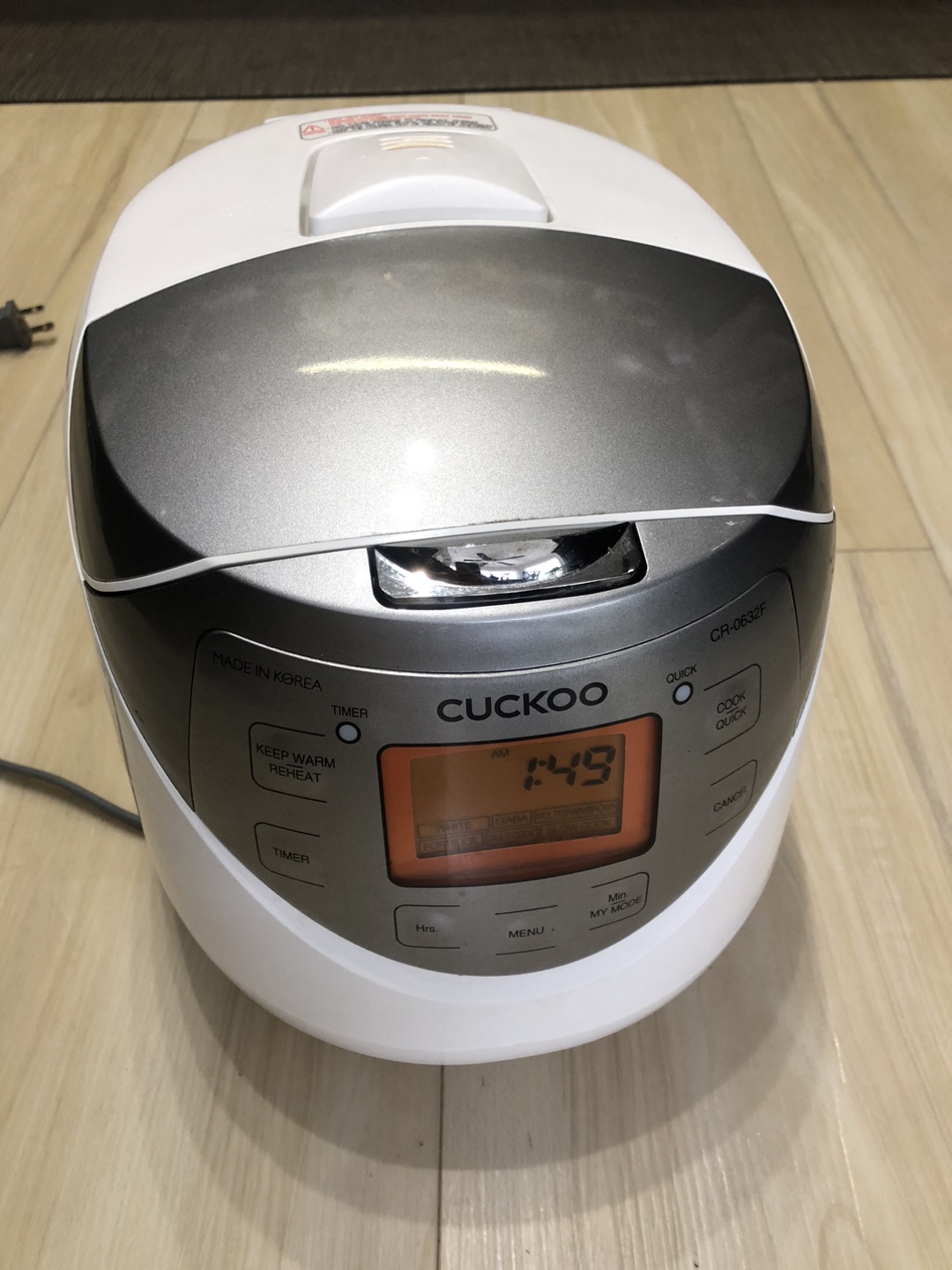 Cuckoo CR-0632F Electric Rice Cooker