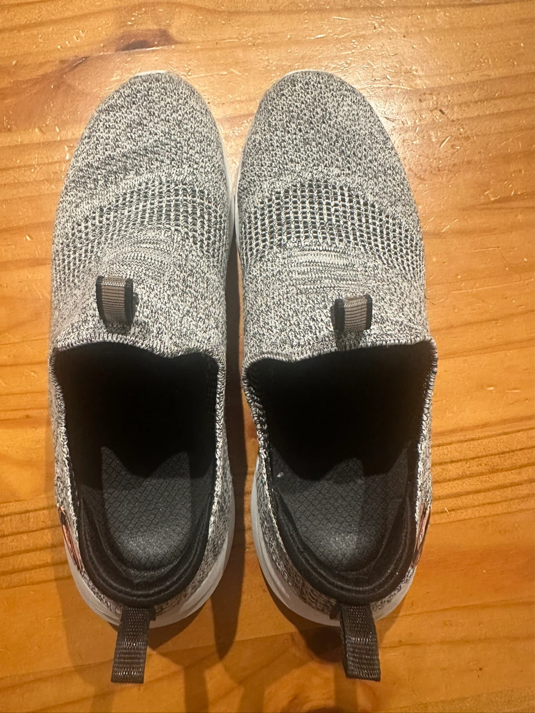 Skechers Women's Slip-on Sneakers Size 9 - photo 2