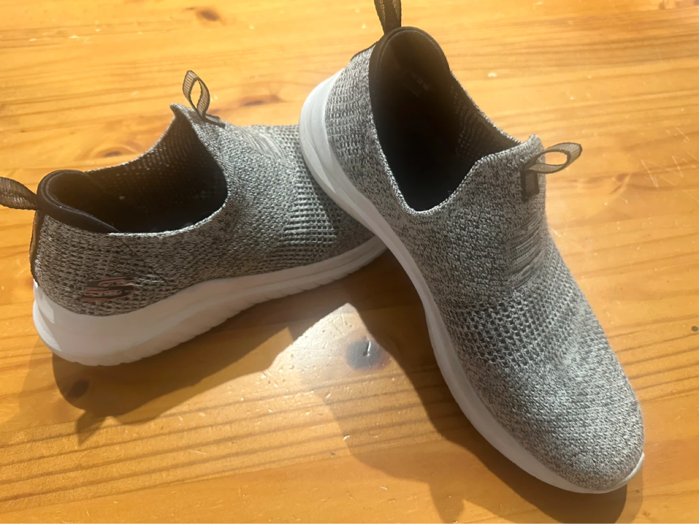Skechers Women's Slip-on Sneakers Size 9 - photo 4