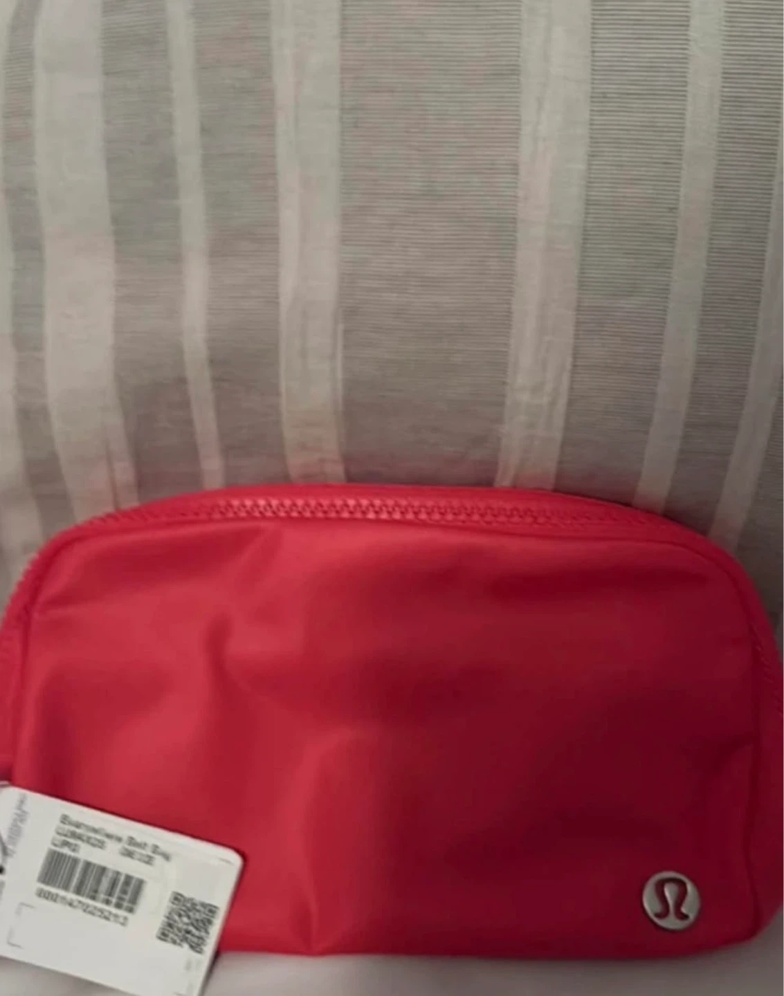 Lululemon lipgloss belt bag 1L tags on