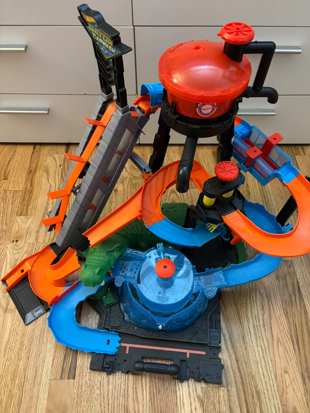 Hot Wheels City Car Wash Gator Playset