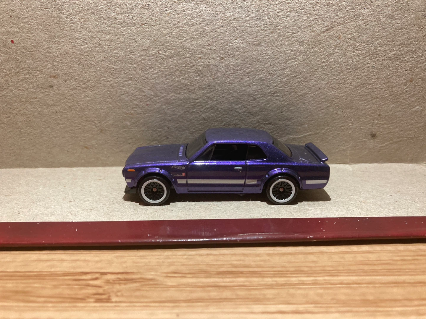 Hot Wheels Loose / Nissan Skyline HT 2000GT-X / Purple - photo 3